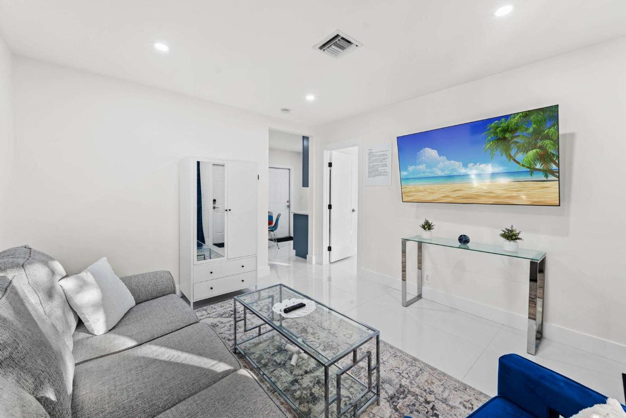 Appartamento Bnb Hyperion - Remodeled 1B Oasis In Ft Lauderdale Fort Lauderdale Esterno foto